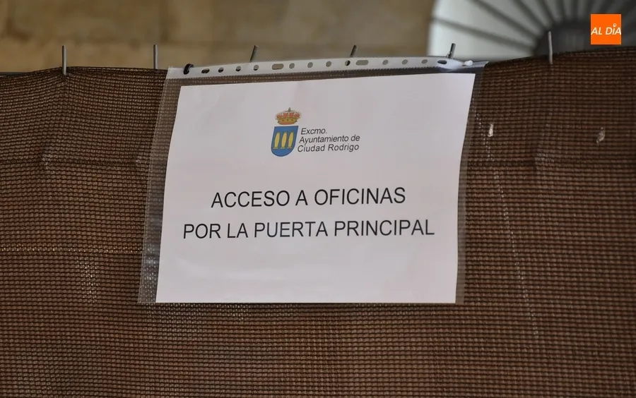 Foto 4 - Cambia la puerta de entrada a las oficinas de la Casa Consistorial