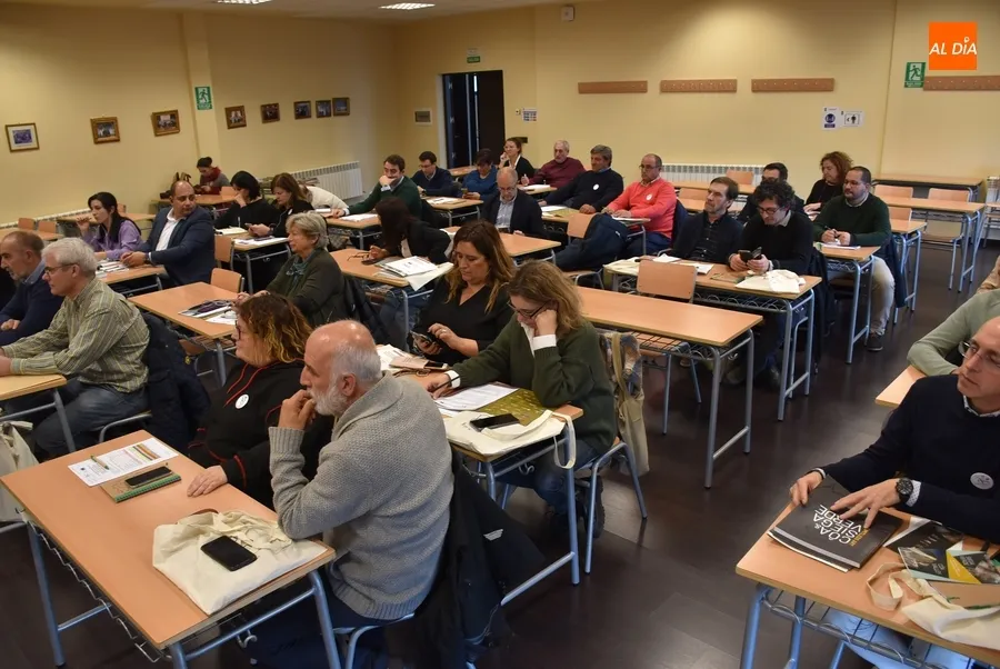 Foto 4 - Cerca de 60 personas de 8 pa&iacute;ses se re&uacute;nen en Mir&oacute;briga en la Asamblea de Caminos de Arte Rupestre