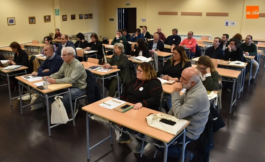 Foto 2 - Cerca de 60 personas de 8 pa&iacute;ses se re&uacute;nen en Mir&oacute;briga en la Asamblea de Caminos de Arte Rupestre