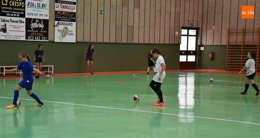 Foto 8 - El III Columnas configura un equipo de f&uacute;tbol sala &iacute;ntegramente femenino