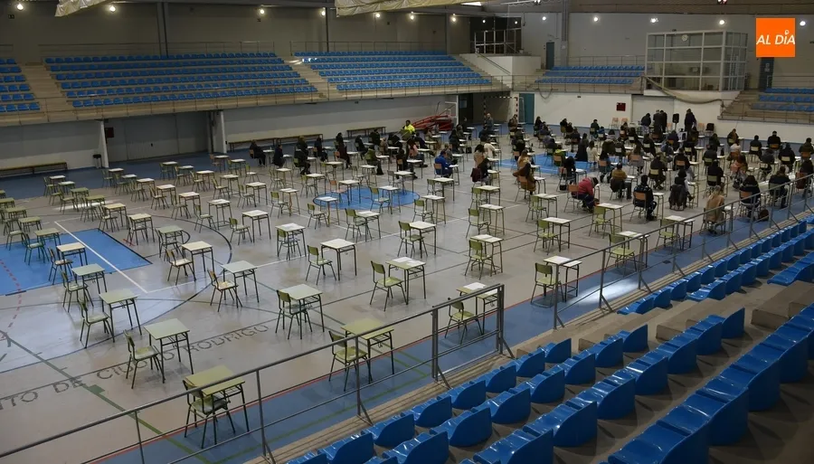 Foto 6 - 92 presentados y 62 ausencias en el 1&ordm; examen de la oposici&oacute;n a las 3 plazas de Administrativo