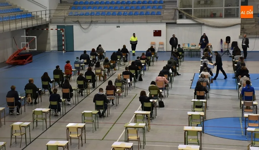Foto 9 - 92 presentados y 62 ausencias en el 1&ordm; examen de la oposici&oacute;n a las 3 plazas de Administrativo