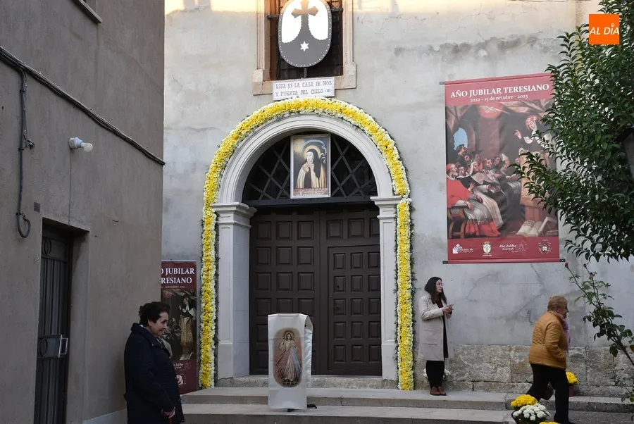 Foto 5 - Florida y solemne apertura de la Puerta Santa del Convento de las Carmelitas