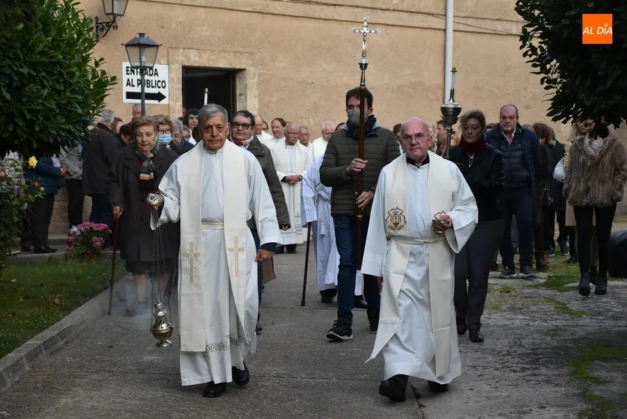 Foto 7 - Florida y solemne apertura de la Puerta Santa del Convento de las Carmelitas