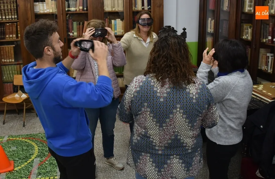 Foto 6 - La DGT conciencia a alumnos del IES Fray Diego Tadeo sobre seguridad vial