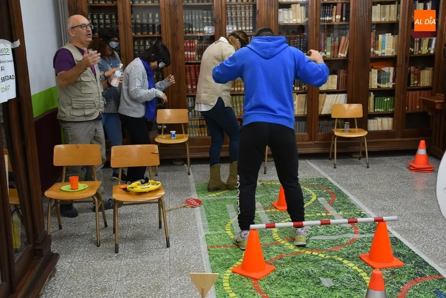 Foto 11 - La DGT conciencia a alumnos del IES Fray Diego Tadeo sobre seguridad vial