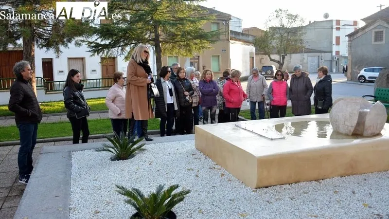 El acto celebrado en Lumbrales incluyó la inauguración de una fuente alusiva a la lucha contra la violencia de género