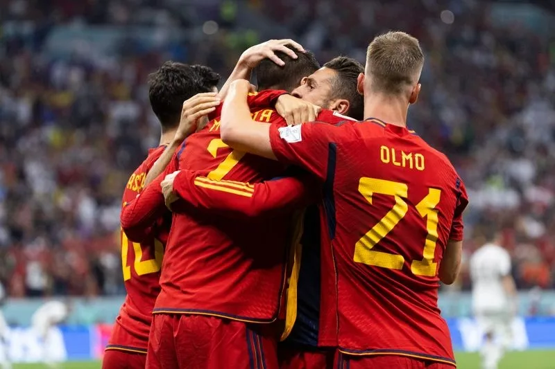Foto 7 - Espa&ntilde;a deja escapar viva a Alemania y buscar&aacute; el pase a octavos contra Jap&oacute;n (1-1)