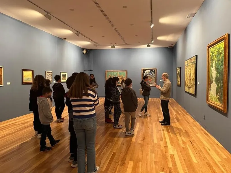 Exposición ' Profesores y Alumnos de la Escuela de Nobles y Bellas Artes de San Eloy'. 