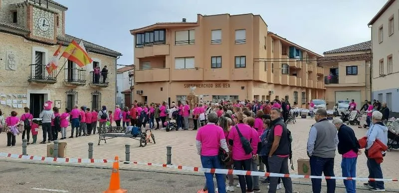 Foto 5 - M&aacute;s de 300 personas marchan contra el c&aacute;ncer en Sancti-Sp&iacute;ritus