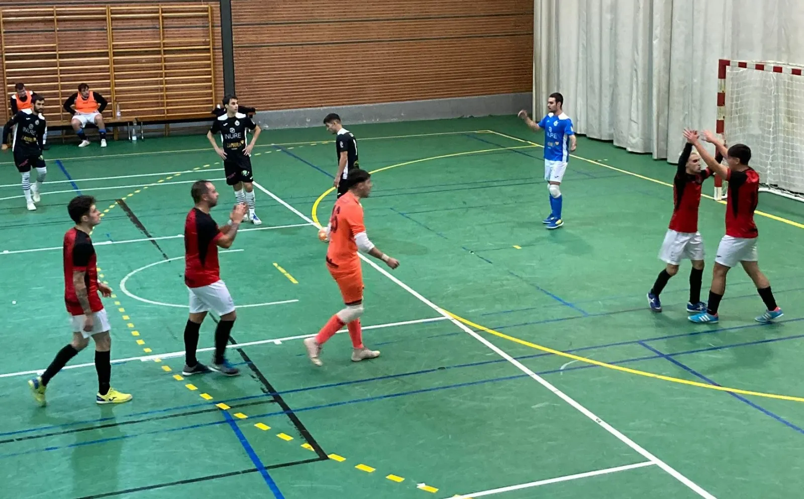 Foto 9 - El III Senior extiende su racha teniendo paciencia ante River Zamora