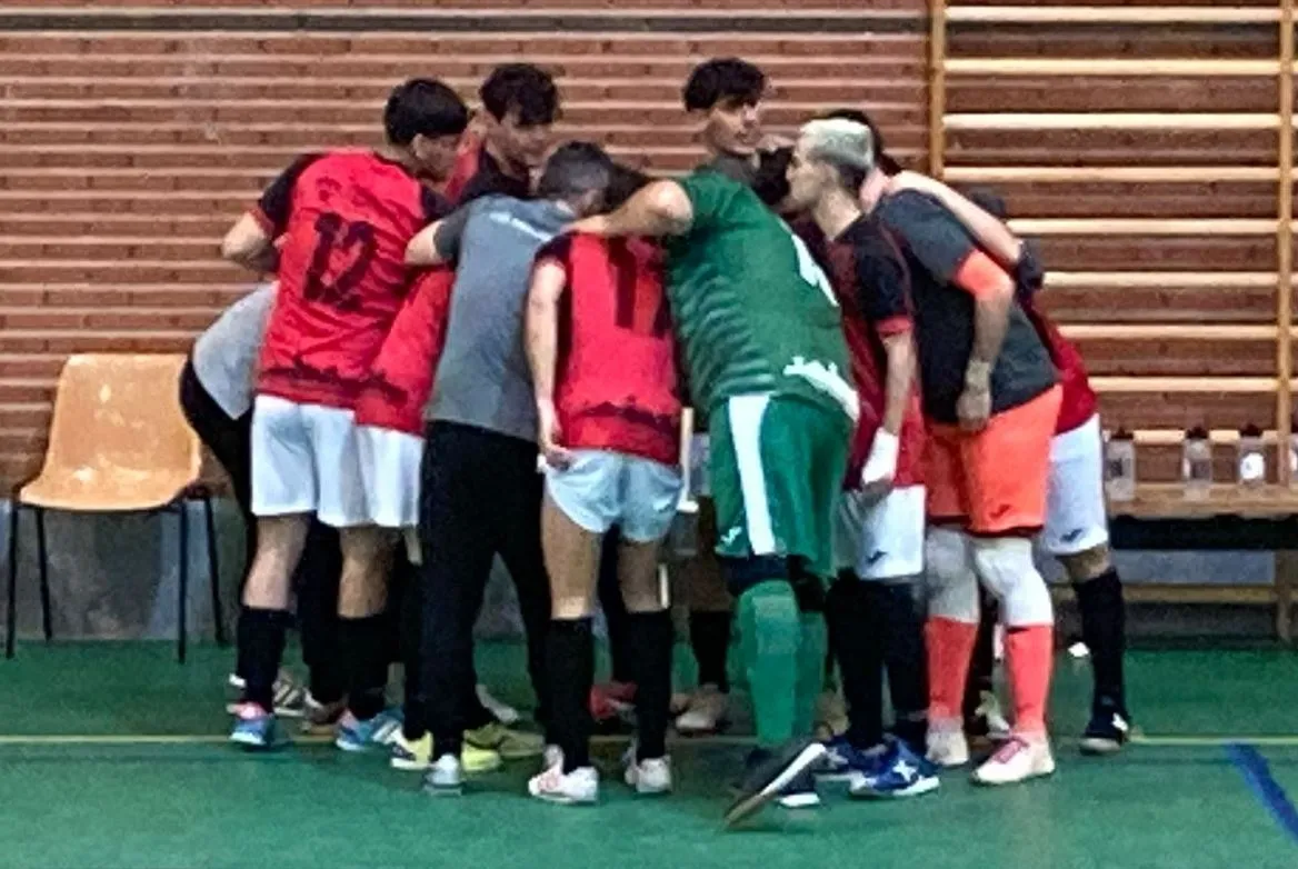 Foto 3 - El III Senior extiende su racha teniendo paciencia ante River Zamora