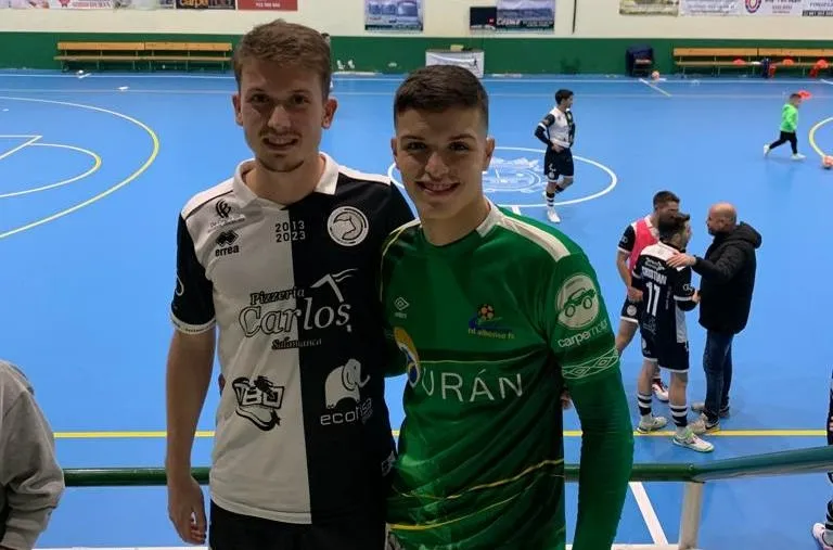 Foto 4 - Los hermanos Moreiro Barco se miden por 1&ordf; vez sobre el 40x20 en todo un derby de 2&ordf;B