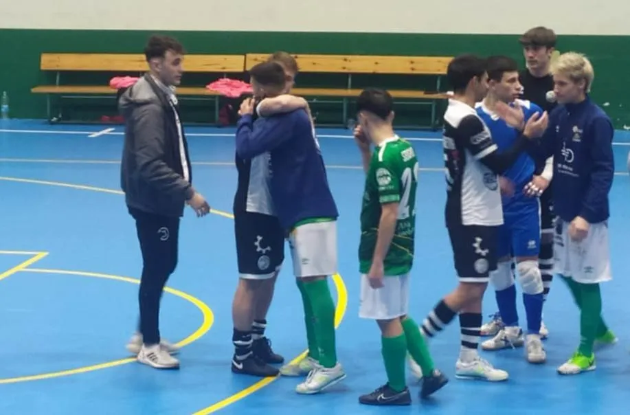 Foto 2 - Los hermanos Moreiro Barco se miden por 1&ordf; vez sobre el 40x20 en todo un derby de 2&ordf;B