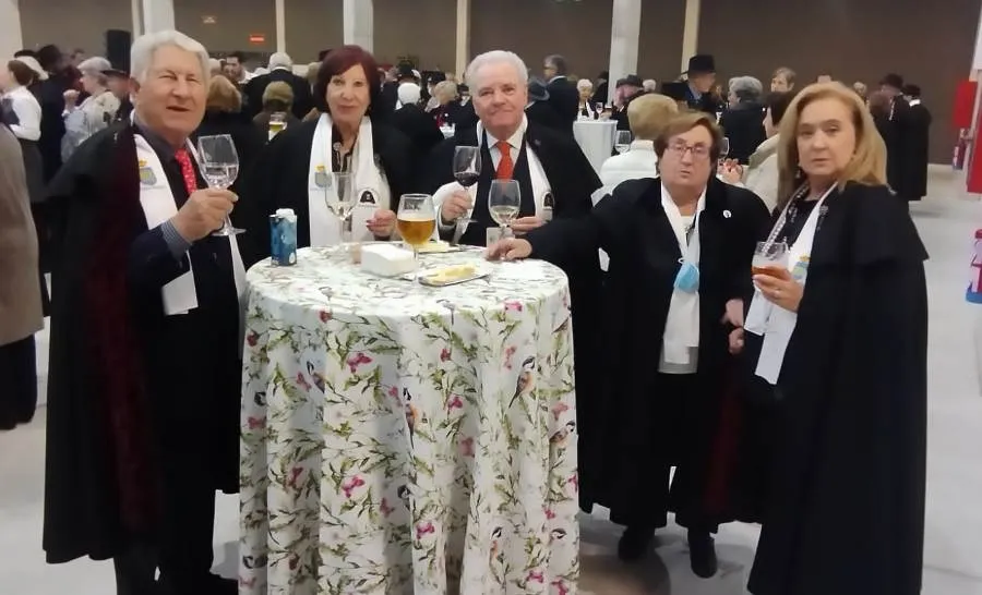 Foto 2 - Los Amigos de la Capa de Ciudad Rodrigo asisten en Ciudad Real al Encuentro Nacional de la Capa