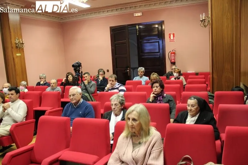 Foto 3 - Arsenio Garc&iacute;a Fuertes ofrece una conferencia sobre la Batalla de Alba de Tormes