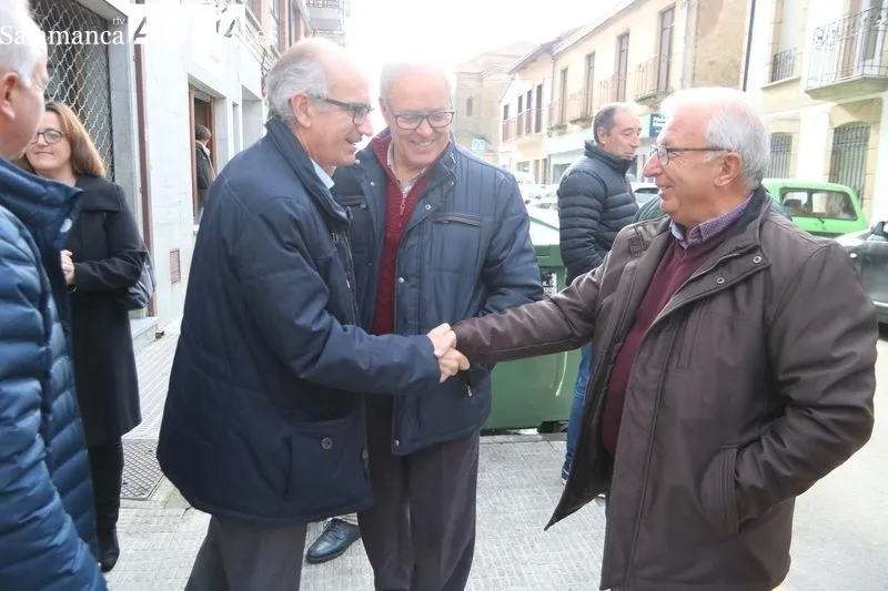 Encuentro de Javier Iglesias en Vitigudino con los alcaldes de la comarca / CORRAL