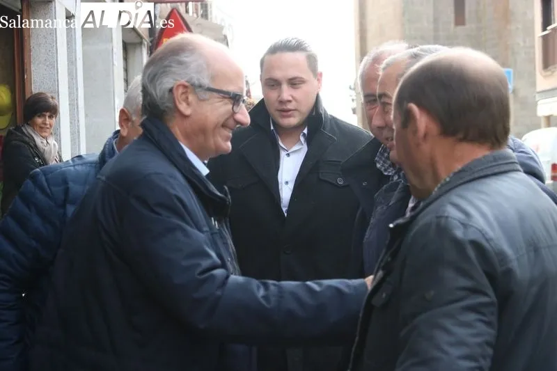 Encuentro de Javier Iglesias en Vitigudino con los alcaldes de la comarca / CORRAL