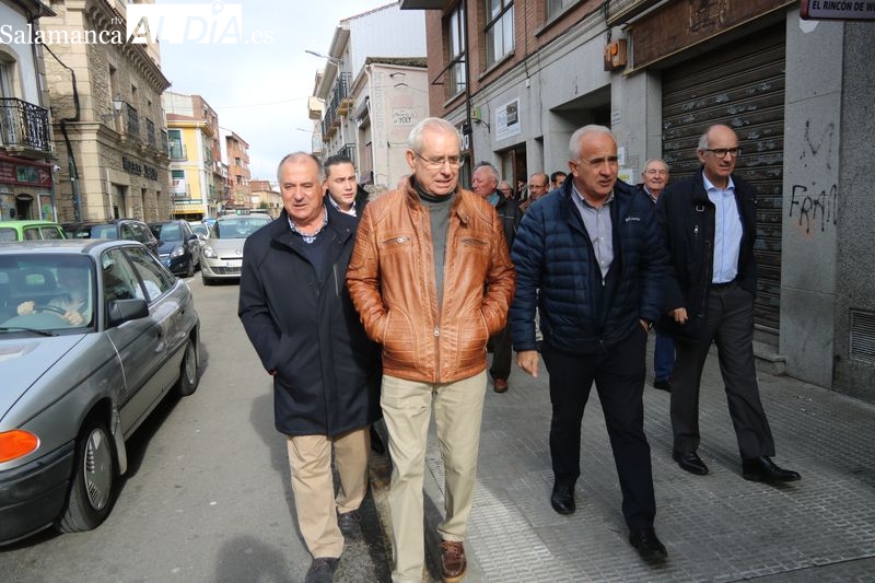 Encuentro de Javier Iglesias en Vitigudino con los alcaldes de la comarca / CORRAL