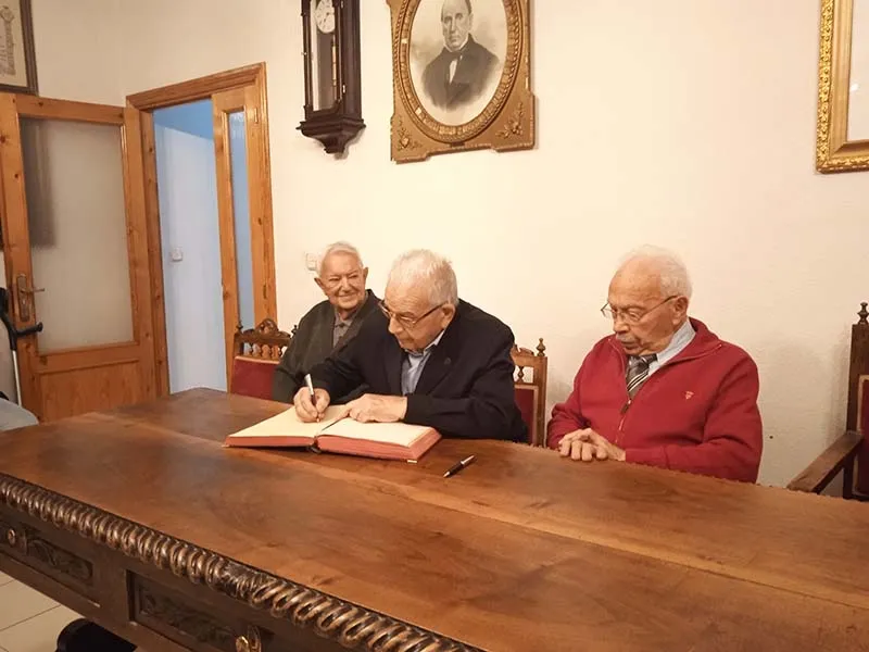 Foto 4 - El Casino Obrero rinde honores a sus socios m&aacute;s antiguos