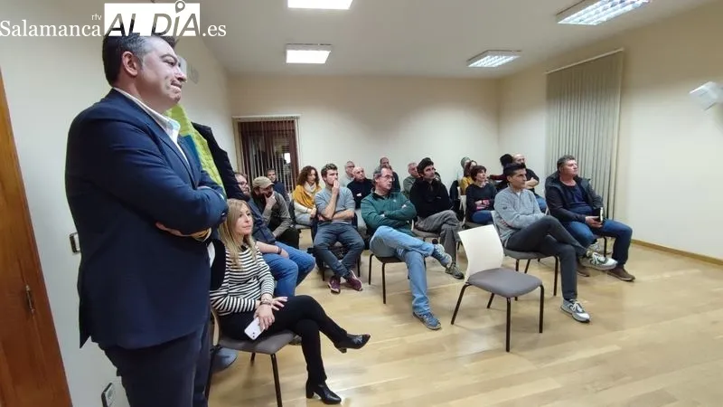 Presentación del proyecto 'Ángel de Viñas', de González Byass, a la DO Arribes en Villarino de los Aires / CORRAL