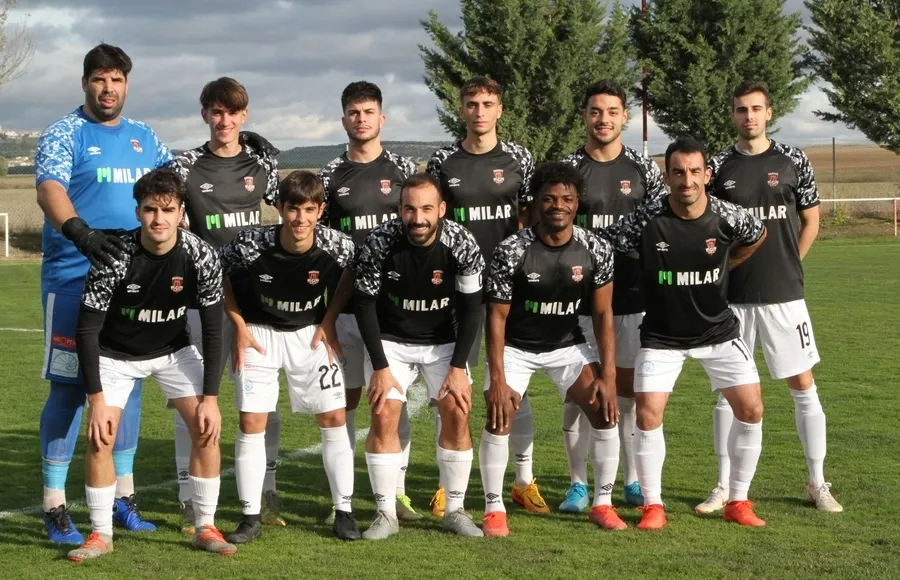 Foto 6 - Un gol de Dylan en el 89&rsquo; permite al Ciudad Rodrigo catar la victoria ante La Pedraja