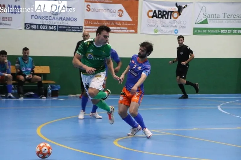 Foto 8 - El Piensos Dur&aacute;n Albense coge carrera y golea al Sala Ourense (8-1)
