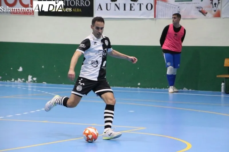 Foto 4 - El Piensos Dur&aacute;n Albense y Unionistas FS firman las tablas en un derbi de infarto (4-4)