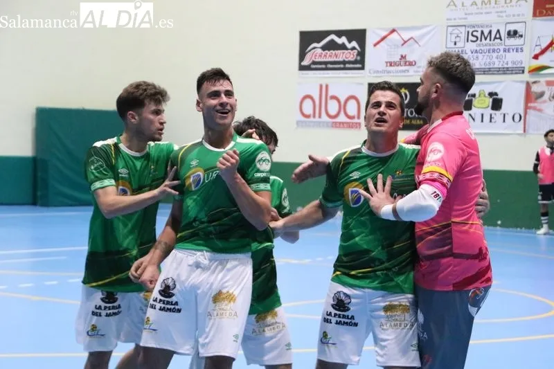 Foto 3 - El Piensos Dur&aacute;n Albense y Unionistas FS firman las tablas en un derbi de infarto (4-4)