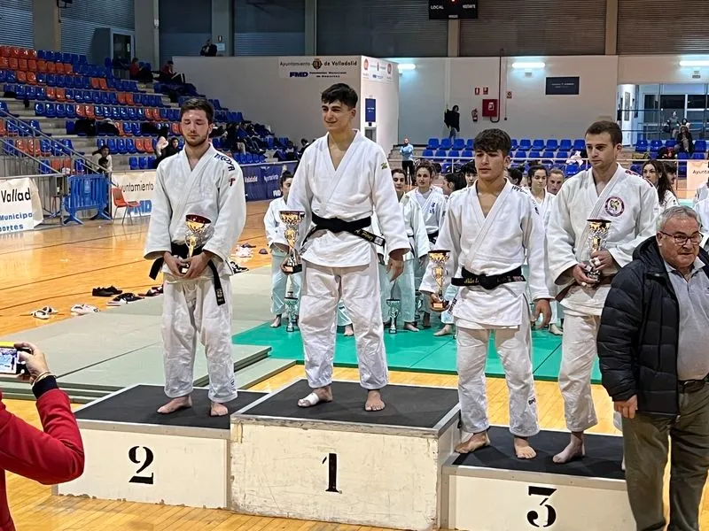Foto 5 - Los judocas del club Doryoku cuajan un gran campeonato auton&oacute;mico senior 