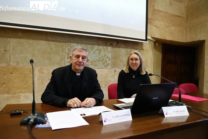 José Luis Retana, obispo de la Diócesis de Salamanca, y Amelia Egido, ecónoma de la Diócesis. Foto de David Sañudo
