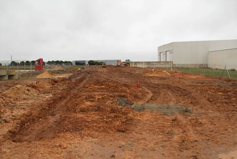 Obras de ampliación de la calle Tercera en el polígono industrial El Montalvo III