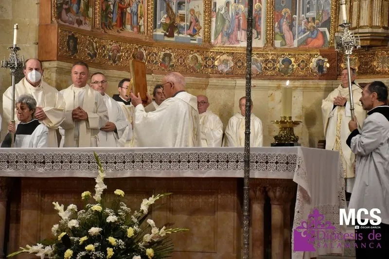 Rito de apertura del Año Jubilar Teresiano en la Catedral de Salamanca. Foto de  MCS Óscar García