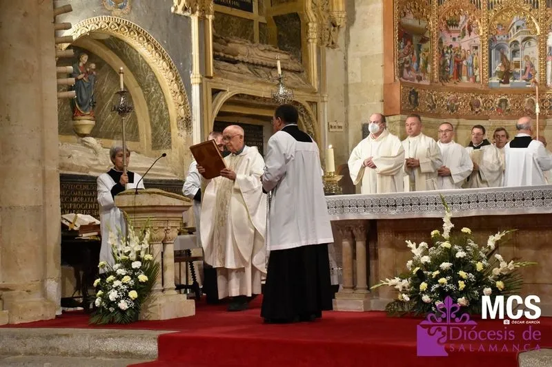 Rito de apertura del Año Jubilar Teresiano en la Catedral de Salamanca. Foto de  MCS Óscar García