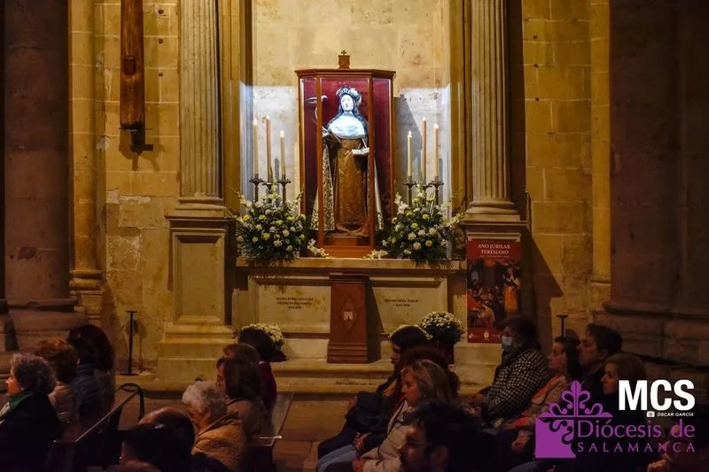 Rito de apertura del Año Jubilar Teresiano en la Catedral de Salamanca. Foto de  MCS Óscar García