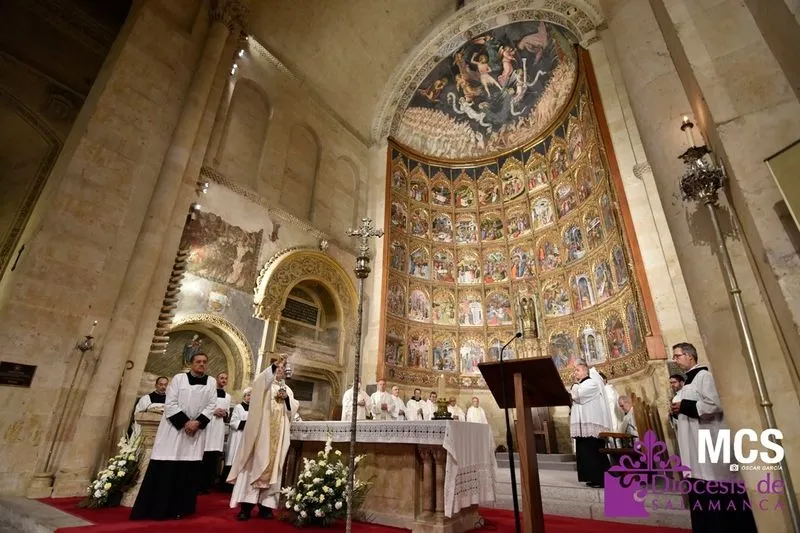 Rito de apertura del Año Jubilar Teresiano en la Catedral de Salamanca. Foto de  MCS Óscar García