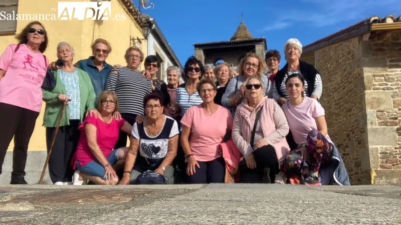 Alumnas y monitora en San Felices de los Gallegos