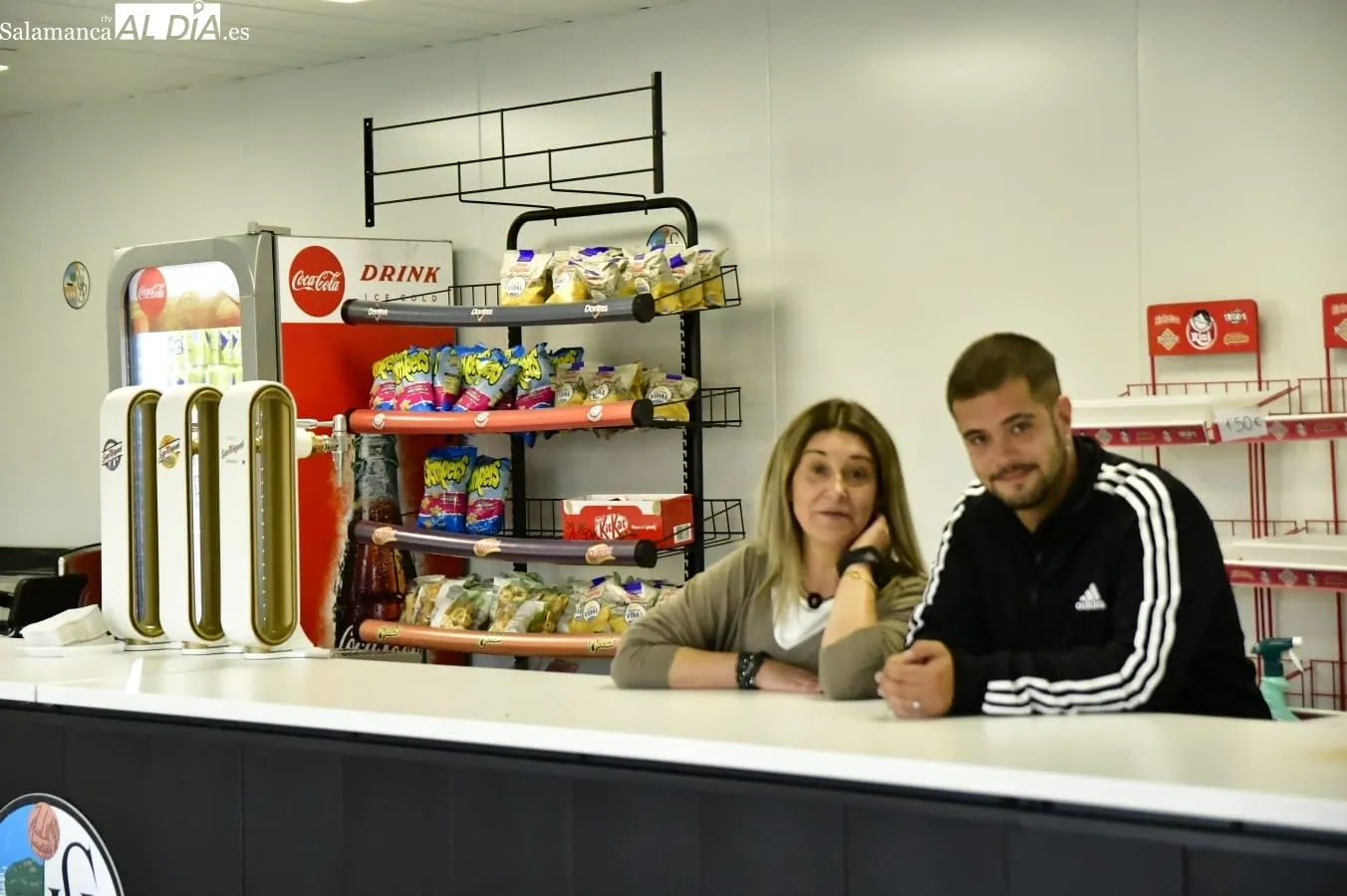 El nuevo bar del Salamanca UDS, en su estreno / Fotos: RTV