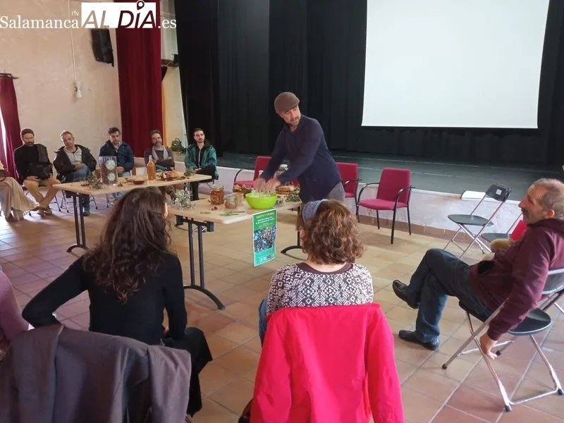 Jornada en Monleras sobre el aprovechamiento de la bellota como recurso alimenticio