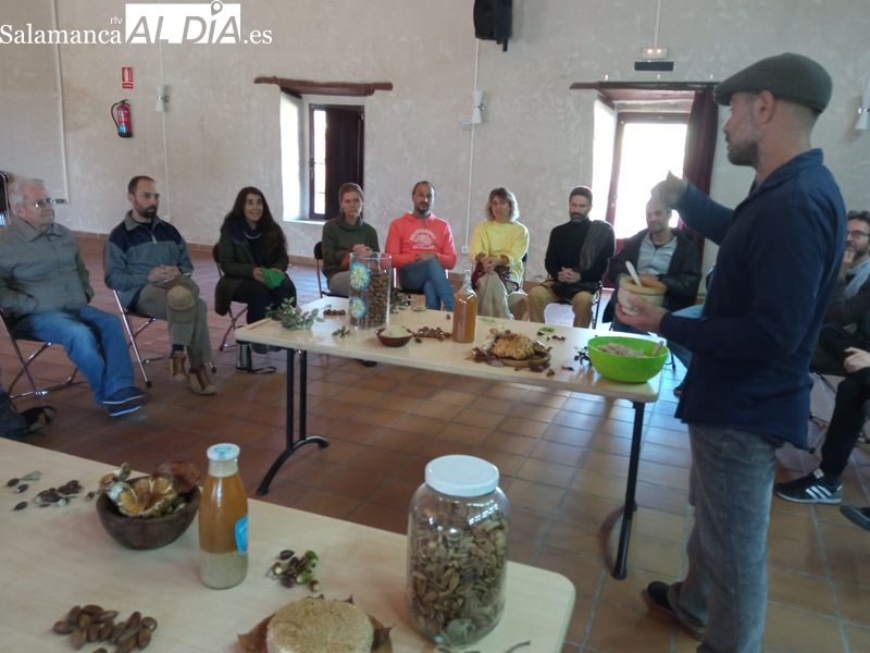 Jornada en Monleras sobre el aprovechamiento de la bellota como recurso alimenticio