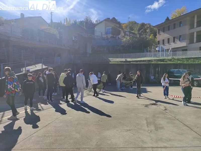 Foto 2 - El IES R&iacute;o Cuerpo de Hombre celebra una calbotada