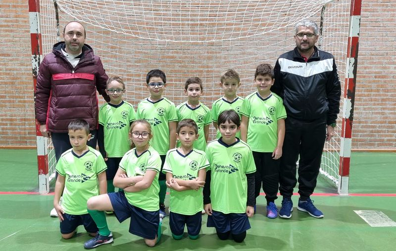 Distintos equipos que compiten en los Juegos Escolares bajo el nombre de Unión Deportiva Vitigudino   