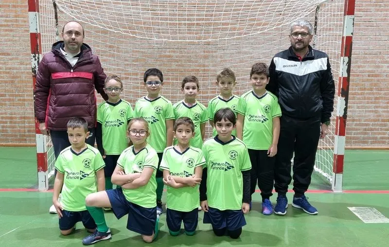 Distintos equipos que compiten en los Juegos Escolares bajo el nombre de Unión Deportiva Vitigudino   
