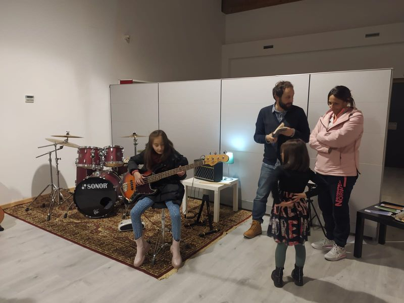 Foto 5 - La Escuela de Música moderna ‘La Musa’ celebra en Vitigudino una jornada de puertas abiertas