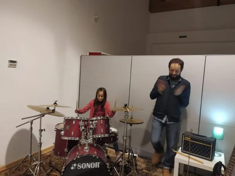 Foto 2 - La Escuela de M&uacute;sica moderna &lsquo;La Musa&rsquo; celebra en Vitigudino una jornada de puertas abiertas