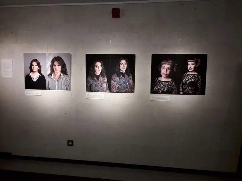 Exposición de fotografías “Yo soy más fuerte que tú”, en la planta baja del Ayuntamiento de Villares de la Reina