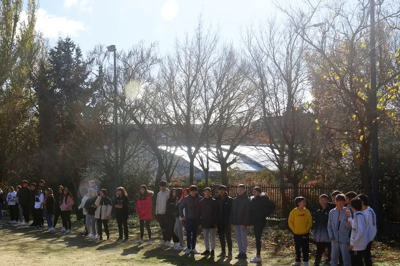 Foto 4 - Acto reivindicativo en el IES Mateo Hern&aacute;ndez para concienciar contra el maltrato a la mujer