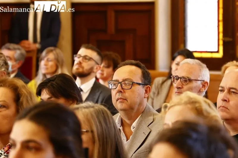 Imposición de la Cruz Distinguida de 1ª Clase de la Orden de San Raimundo de Peñafort al expresidente de la Audiencia Provincial de Salamanca, José Ramón González Clavijo. Foto de David Sañudo