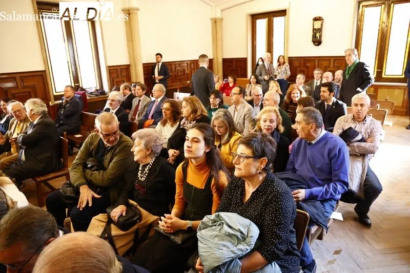 Imposición de la Cruz Distinguida de 1ª Clase de la Orden de San Raimundo de Peñafort al expresidente de la Audiencia Provincial de Salamanca, José Ramón González Clavijo. Foto de David Sañudo