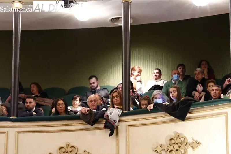 Acto de entrega de reconocimientos a la Policía Local, en el Teatro Liceo. Foto de David Sañudo